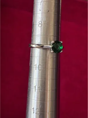 Vintage Silver Tone Faux Emerald Solitaire Ring Green Stone Size 9 thumbnail 6