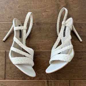 Alice + Olivia Fanniey Strappy Raffia Heeled Sandals thumbnail 3