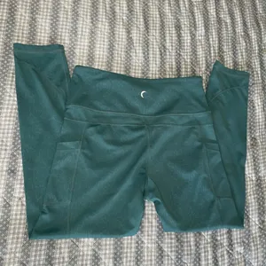 ZYIA active size 8-10. women’s leggings preowned. GUC, side pockets thumbnail 2