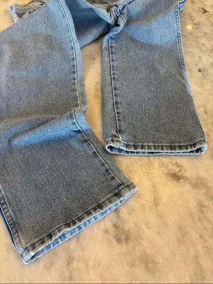 Wrangler Light Blue High-Rise Straight Jeans thumbnail 5