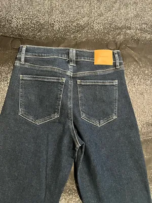 Womens sz8 NWT Express 70's Flare Midrise Hyper Sculpt/Hyper Stretch Jeans thumbnail 7