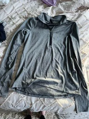 Quarter Zip thumbnail 1