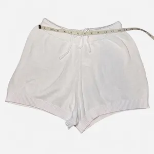 Source Unknown 2-Piece White Knit Beach Set with Tube Top and Shorts; Size SMALL thumbnail 3
