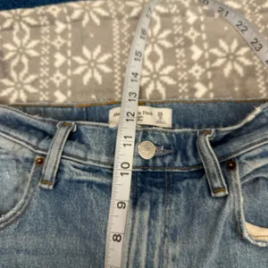 Abercrombie & Fitch Curve Love The 90's Straight Ultra High Rise‎ Size 26/2R thumbnail 9