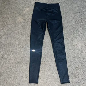 Alo‎ Yoga High Waist Airbrush Legging Crackled Performance Faux Leather Black XS thumbnail 5