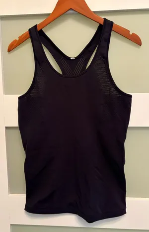 Lululemon Black Reveal Racerback Tank Size 8 thumbnail 1
