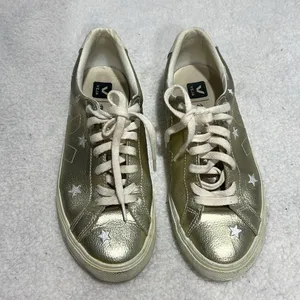 Veja Madewell Sneakers in Star-Embroidered Gold Leather women's size 7 thumbnail 3