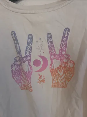 Old Navy Women’s peace in and peace out graphic tee size medium thumbnail 5