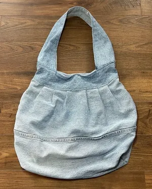 Denim Purse Tote Bag Light Wash Jean Lined Clasp Hobo Travel Inner Pocket Pleats thumbnail 1