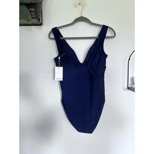 NWT Quince Navy Italian Plunge One-Piece Swimsuit Size Medium thumbnail 5