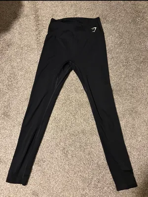 Gymshark Women’s Black Leggings Size Medium EUC thumbnail 1