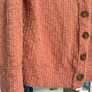 Burnt orange distressed lightweight sweater Size M thumbnail 3