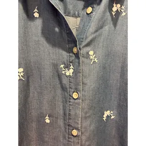 LC Lauren Conrad Blue Floral Embroidered Lyocell Denim Tie Front Shirt‎ Large thumbnail 2