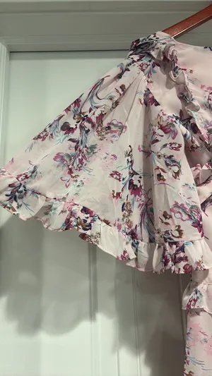 Selfie Leslie Belle Cut-Out Detail Frill Accent Dress Floral Print thumbnail 13