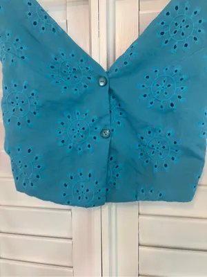 Hury Blue Eyelet Crop Tank‎ Top Size Medium thumbnail 3