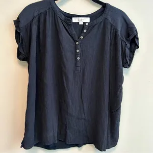 LOFT Black Mixed Media Crinkle Sleeveless Top Small thumbnail 1