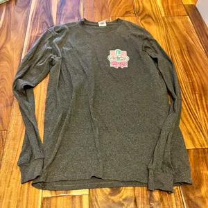 Women’s gatlinburg Tennessee long sleeve bow shirt. Size medium thumbnail 1