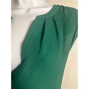 J.Crew‎ Emerald Green Sleeveless Popover Pleated V-Neck Blouse Top Size 8 thumbnail 2