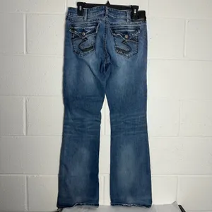 Silver Jeans Co Tuesday Low Boot Embellished Flap Pocket W31 L33 Medium Wash thumbnail 4