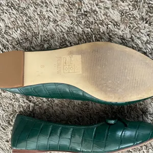 Green leather ballet flats thumbnail 4