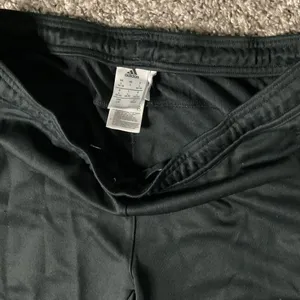 Vintage Adidas Track Pants Mens L Black Polyester Tapered 3 Stripes Zip Pockets thumbnail 2