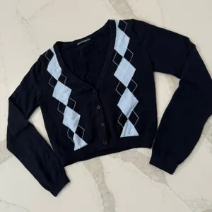 Brandy Melville Argyle Cropped ButtonFront Cardigan Sweater VNeck Womens OS Blue thumbnail 3