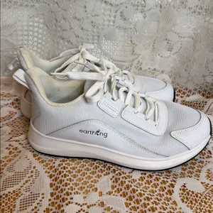 Earthing white low top lace up athletic shoes sz 6.5 thumbnail 5
