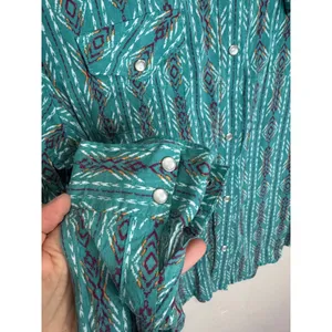 Wrangler Women's Button Up Long Sleeve‎ Shirt Geometric Teal Pearl Snaps Sz S thumbnail 4