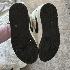 Nike Coconut milkk air Jordan Mid thumbnail 4