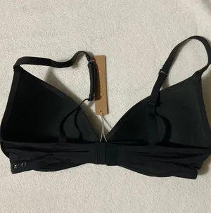 SKIMS Wireless Push-Up Bra 32C thumbnail 3