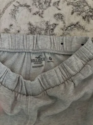 Hollister grey sweatpants  thumbnail 2