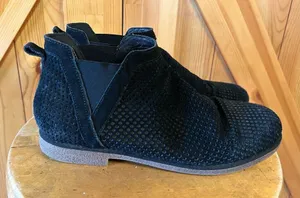 Bearpaw Holland Women's Chelsea Comfort Boot Suede Size 10 thumbnail 1