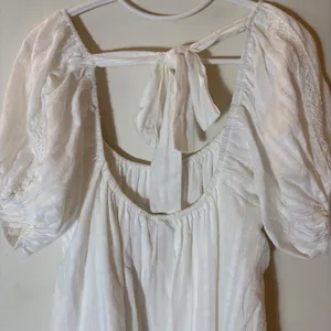 Davi & Dani White Kimmy Dress Puff Sleeve Tiered Back Tie NWT‎ Medium thumbnail 6