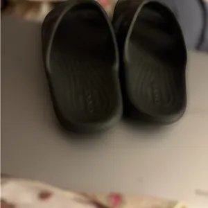 CROCS CLASSIC UNISEX BLACK DOUBLE-STRAP SANDA size 6 thumbnail 2