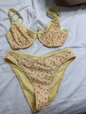 Hollister Bikini Set thumbnail 1