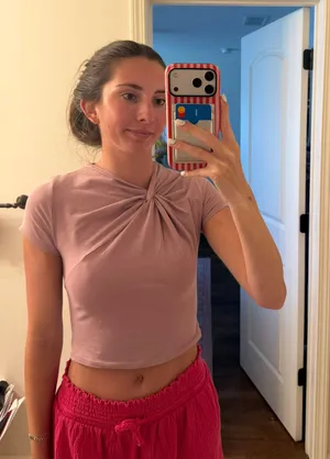 Lululemon Top thumbnail 1