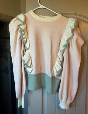 Boutique Sweater Size M thumbnail 1