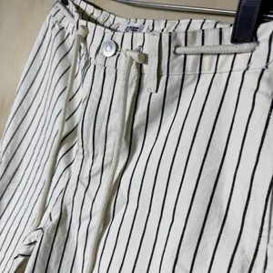 Future Collective Cargo Pants Women's Size 2 White Black Striped Wide Leg Unique thumbnail 3