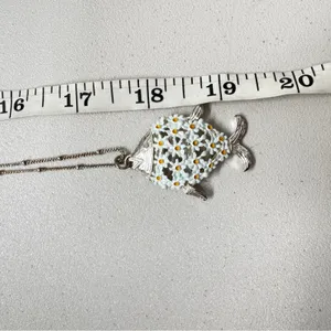 Lauren Conrad Silver Tone Fish Pendant Necklace Long Daisy’s Enameled thumbnail 6