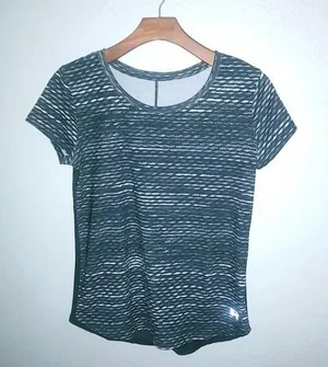 Under Armor M Short Sleeved Athletic Running Top Black Silver thumbnail 1