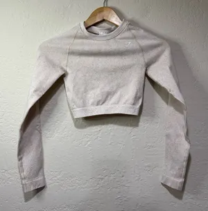 GymShark Crop Top Athletic Top - Size XS Color: Creamish Color thumbnail 1