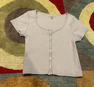 Brandy Melville Zelly Top Light Purple Short Sleeve Ribbed Baby Tee Crop Top thumbnail 1