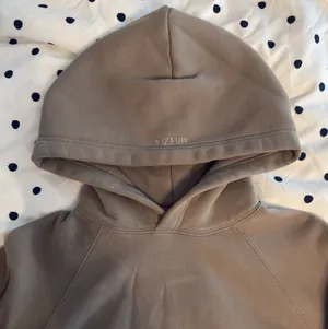 Aritzia Sweatfleece Hoodie Mega Cozy Fleece thumbnail 2