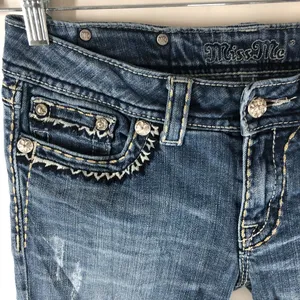 Miss Me Womens Jeans JE5014B40X Boot Cut Embellished Embroidered Flap Pockets 29 thumbnail 2