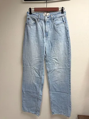 Abercrombie High Rise Loose Jean thumbnail 7
