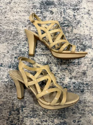 Nude Heels Gold Size 7 thumbnail 1