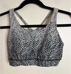 Lululemon Energy Bra Size 4‎ Grey Black Zebra Print Strappy Back Sports Bra thumbnail 1