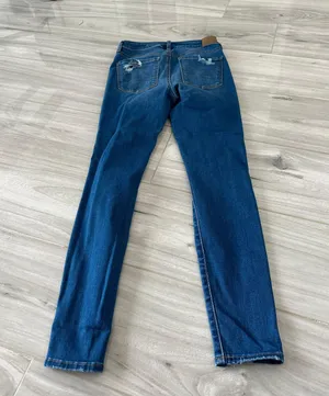 Ripped Jeans thumbnail 2