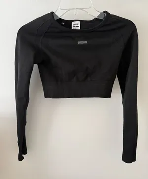 Gymshark Black Long-Sleeve Seamless Crop Top thumbnail 1