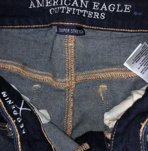 NWOT AEO Skinny Jeans Size 6 Long thumbnail 4